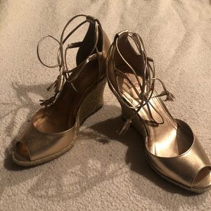 Lily Pulitzer gold wedge
